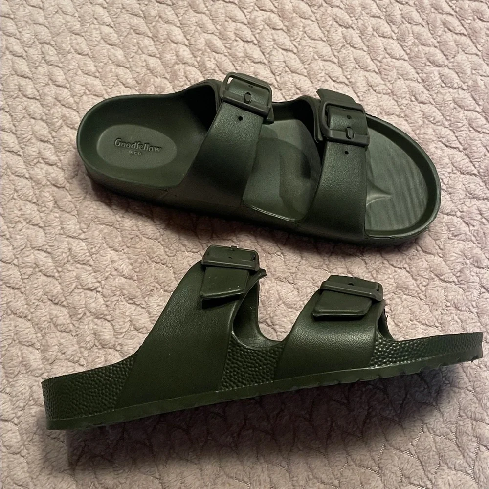 Goodfellow Men’s Two Strap Sandal - size 8